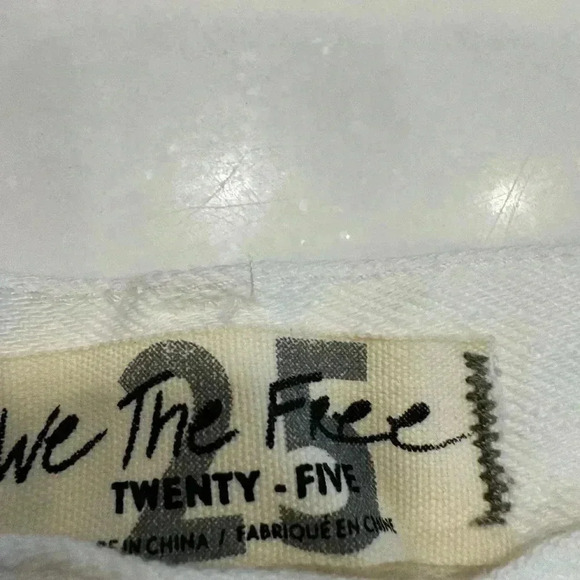 Free people white denim distressed cut off shorts size 25 NWT - Picture 4 of 8